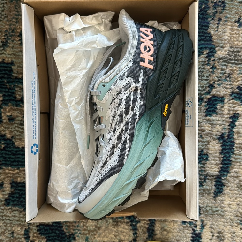 BNIB Hoka Women’s Speedgoat Size 9 Harbor Mist/Spruce